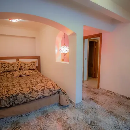 Antique Masterpiece Duplex In Besiktas