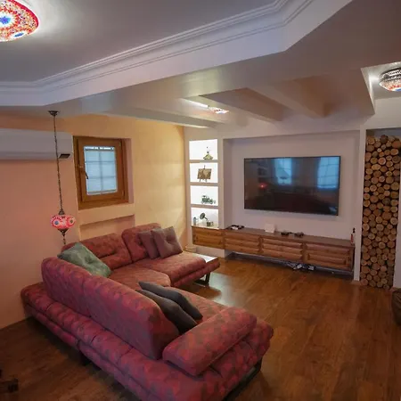 Antique Masterpiece Duplex In Besiktas Istanbul
